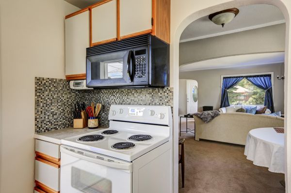Tile Backsplash Installation